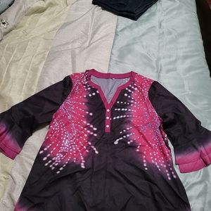 XxL black pink v-neck blouse 3/4 sleeve fits a med/large